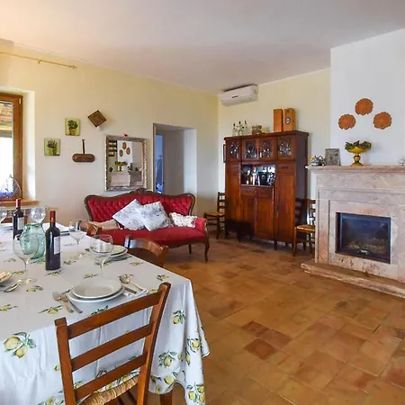 Holiday home 4 Bedroom Cozy In